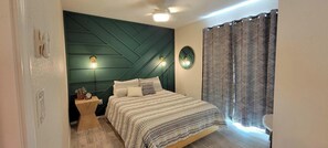 2 bedrooms, iron/ironing board, Internet, bed sheets - Private Bungalow in Downtown Las Vegas (Las Vegas)
