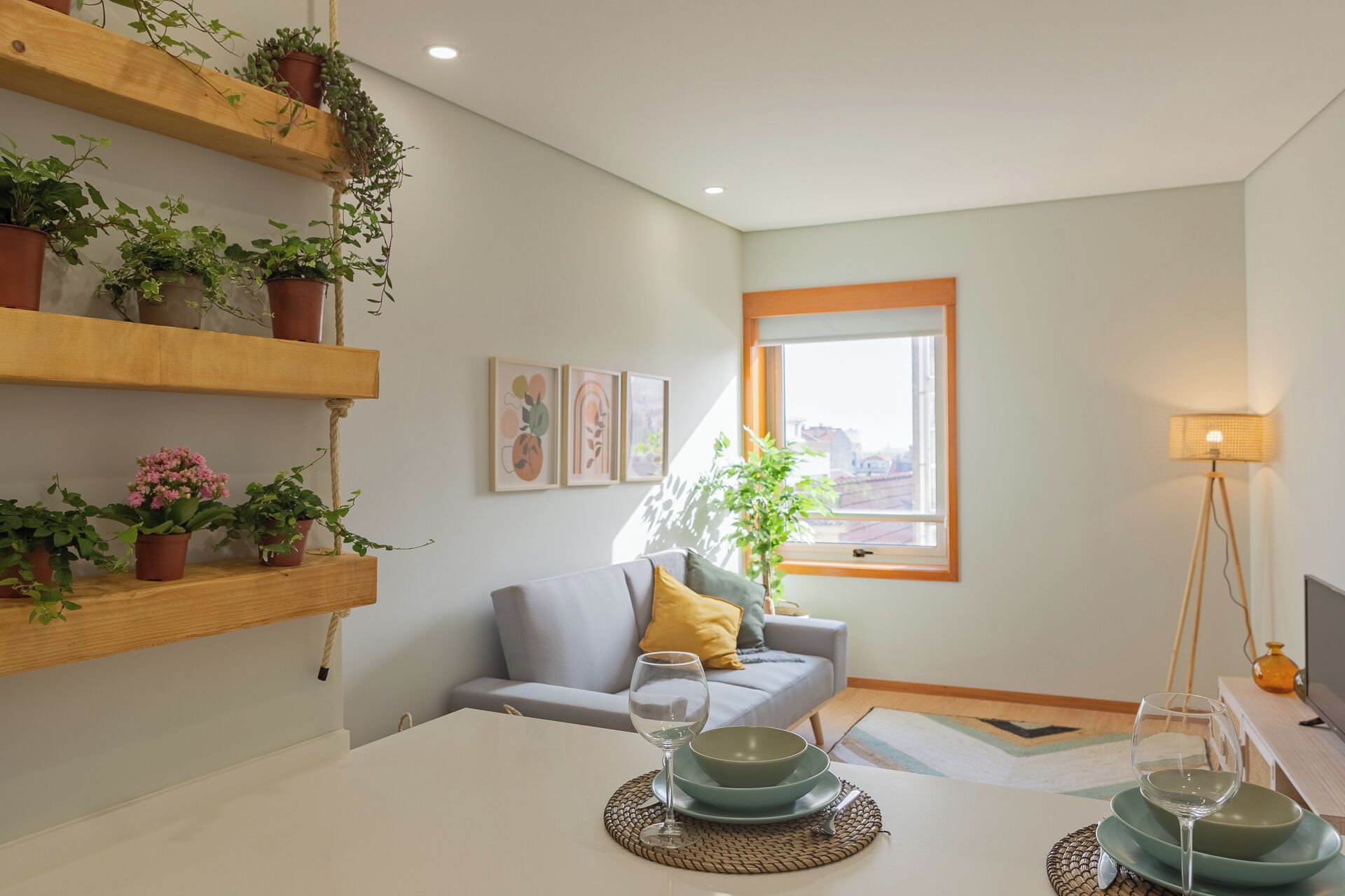 Apartamento superior, vista para a cidade | Área de estar