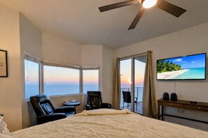 3 bedrooms, desk, iron/ironing board, free WiFi - Luxe Tidewater Penthouse sleeps 10 (Panama City Beach)