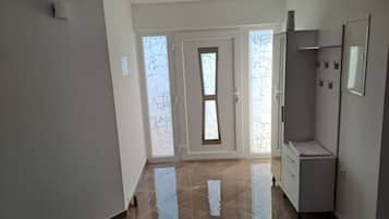 Leilighet (Two Bedroom Apartment) | Oppholdsrom