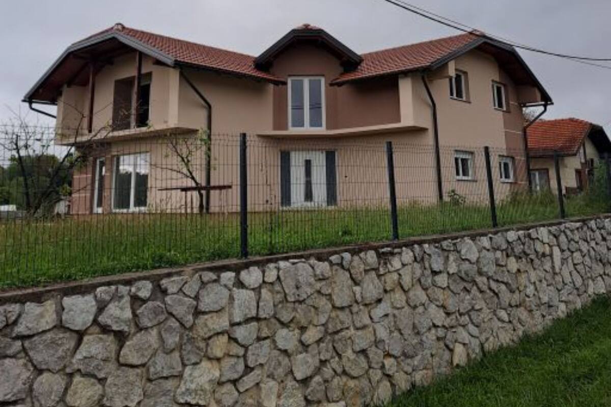 アパートメント (Two Bedroom Apartment) | 外観