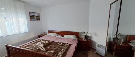 アパートメント (Two Bedroom Apartment)