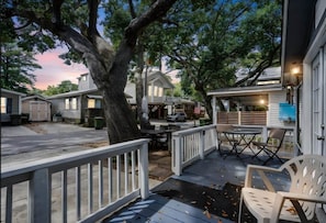 Outdoor dining - 1603 Ocean Lakes Pet Friendly Golf Cart⛱️🏝️🩱🌊👙☀️🐚 (Myrtle Beach)