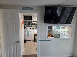 Fridge, microwave, stovetop - 1603 Ocean Lakes Pet Friendly Golf Cart⛱️🏝️🩱🌊👙☀️🐚 (Myrtle Beach)