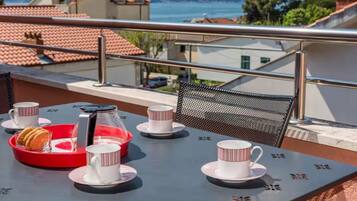 Apartment (Two bedroom apartment IV) | Balcony