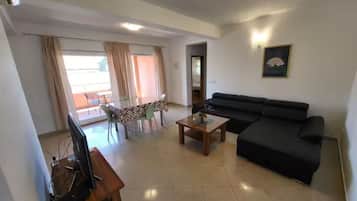 Leilighet (Two bedroom apartment I) | Oppholdsrom