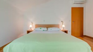 公寓 (Two bedroom apartment III) | 8 間臥室