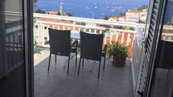 Apartment ((Ap2(One-Bedroom Apartment with Terac) | Balcony