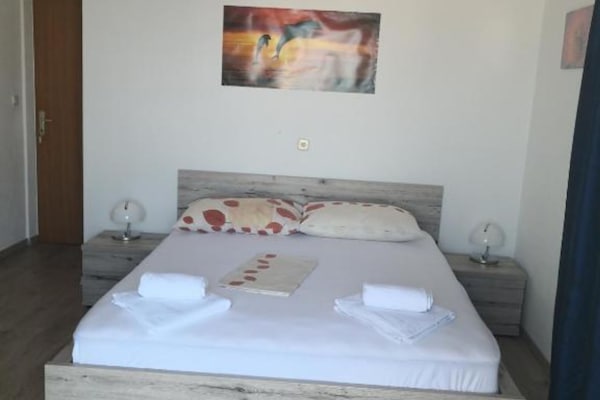 6 bedrooms