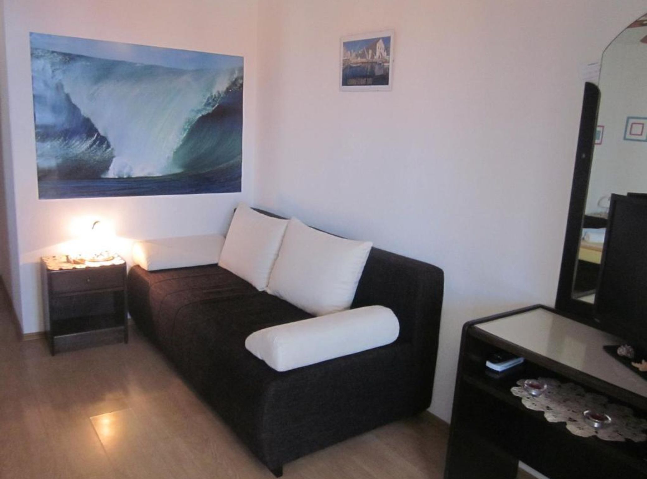 Leilighet (Apt 1) One-Bedroom Apartment with Ter) | Oppholdsrom | En 32-tommers Flatskjerm-TV med digitale kanaler