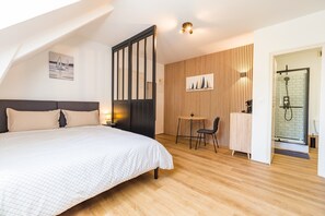 Room - Charming studio apartment in a bourgeois house (Guingamp)