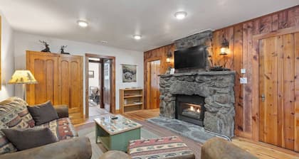 Grizzly Bear Creek Cabin