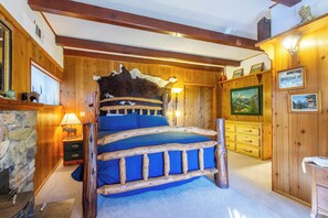 4 bedrooms, WiFi, bed sheets - Lakefront in Bass Lake Willow Cove with dock (Bass Lake)