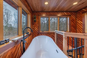 Interior - Cloud 9 Treehouse - Hot Tub, Private,Hocking Hills (Logan)
