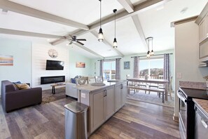Interior - Sojourn Porpoise Delight Oceanfront Saltwater Pool (Corolla)