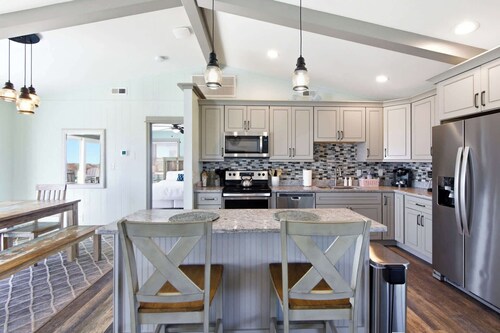 Sojourn Porpoise Delight Oceanfront Saltwater Pool
