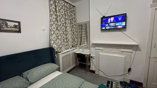 House - Sleeps 10 - Honor Oak Park Station 2 Mins Walk