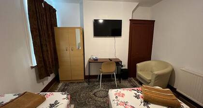 House - Sleeps 10 - Honor Oak Park Station 2 Mins Walk