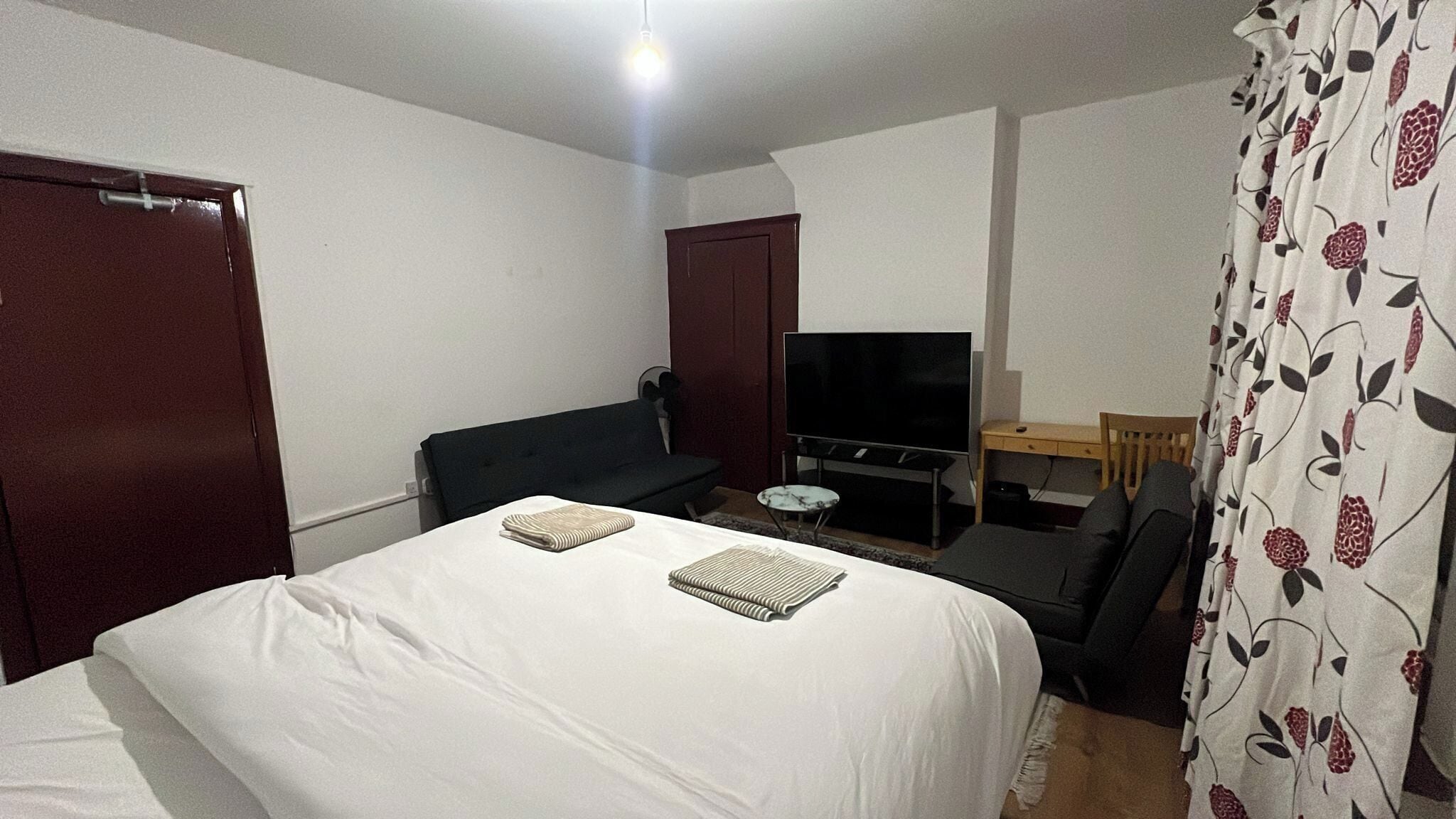 4 Schlafzimmer, Bügeleisen/Bügelbrett, kostenloses WLAN, Bettwäsche