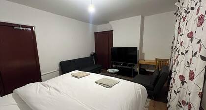 House - Sleeps 10 - Honor Oak Park Station 2 Mins Walk