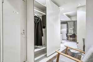 Interior - 4BR | City Centre | Quiet Windows | Stockmann 50m (Helsinki)