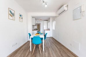 Apartment | Dining - Apartment in the Historic Centre of Malaga (Málaga)