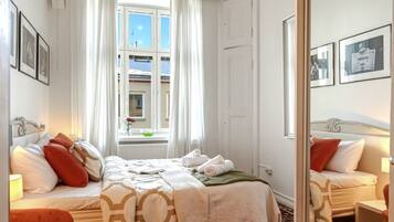 1 habitación, tabla de planchar con plancha, wifi y ropa de cama