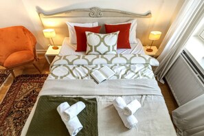 1 habitación, tabla de planchar con plancha, wifi y ropa de cama 