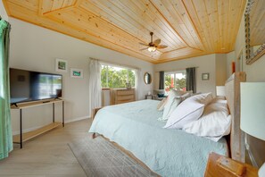 4 bedrooms, iron/ironing board, travel cot, Internet - Lush Puna Coast Escape! Spacious Home w/ Pool (Keaau)
