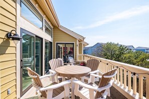 Outdoor dining - Updated Condo in Popular Heron Harbour Community (Ocean City)