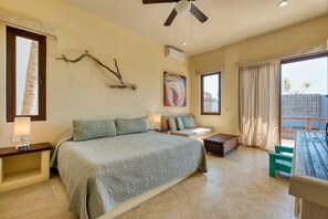 4 bedrooms, Internet, bed sheets - 4BR. Best Location close to Town and Surfing (Sayulita)