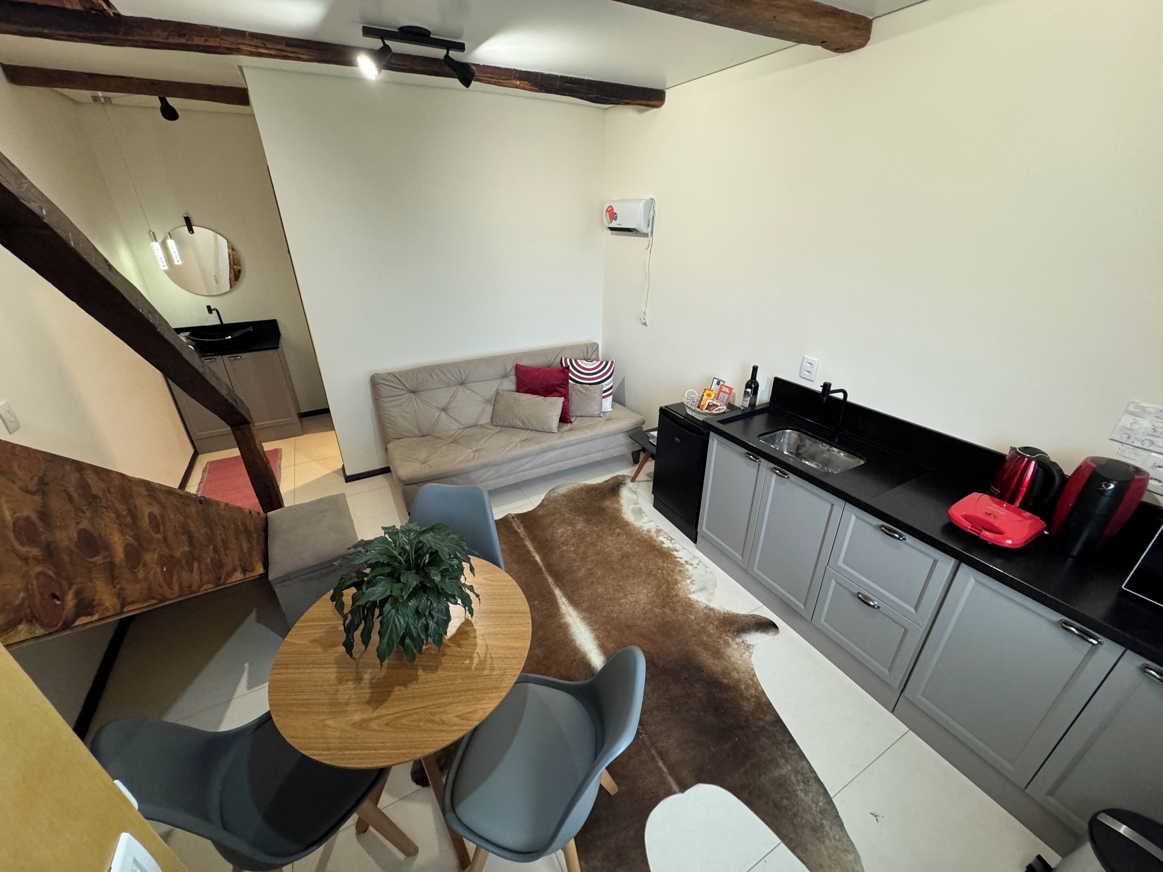 Chambre quadruple, balcon | Intérieur