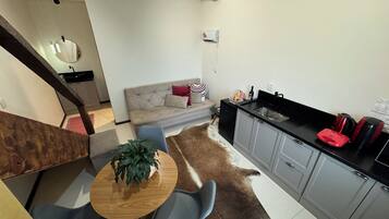 Chambre quadruple, balcon | Intérieur