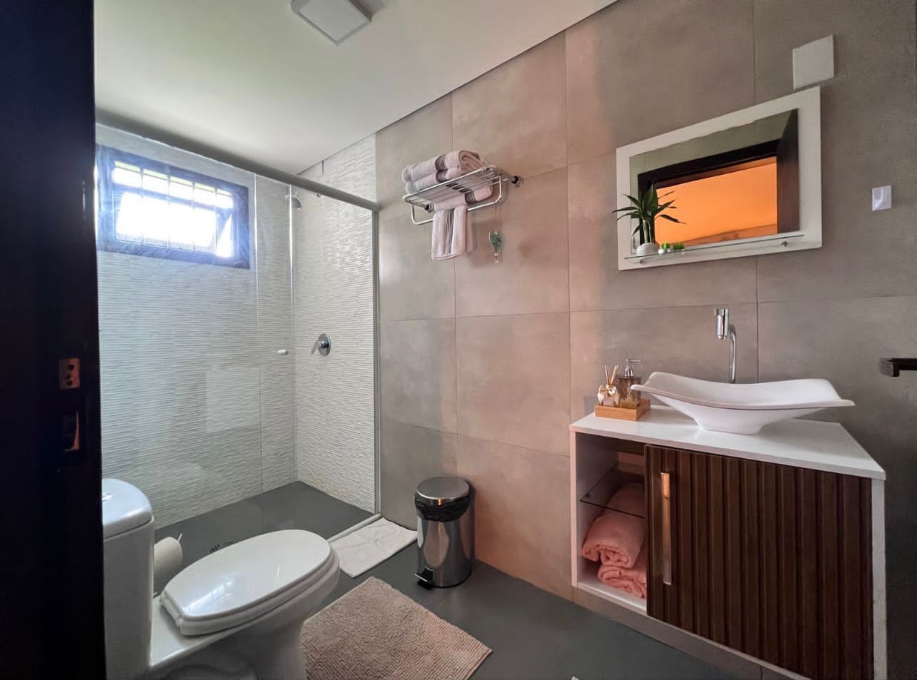 Chambre avec lits jumeaux | Salle de bain