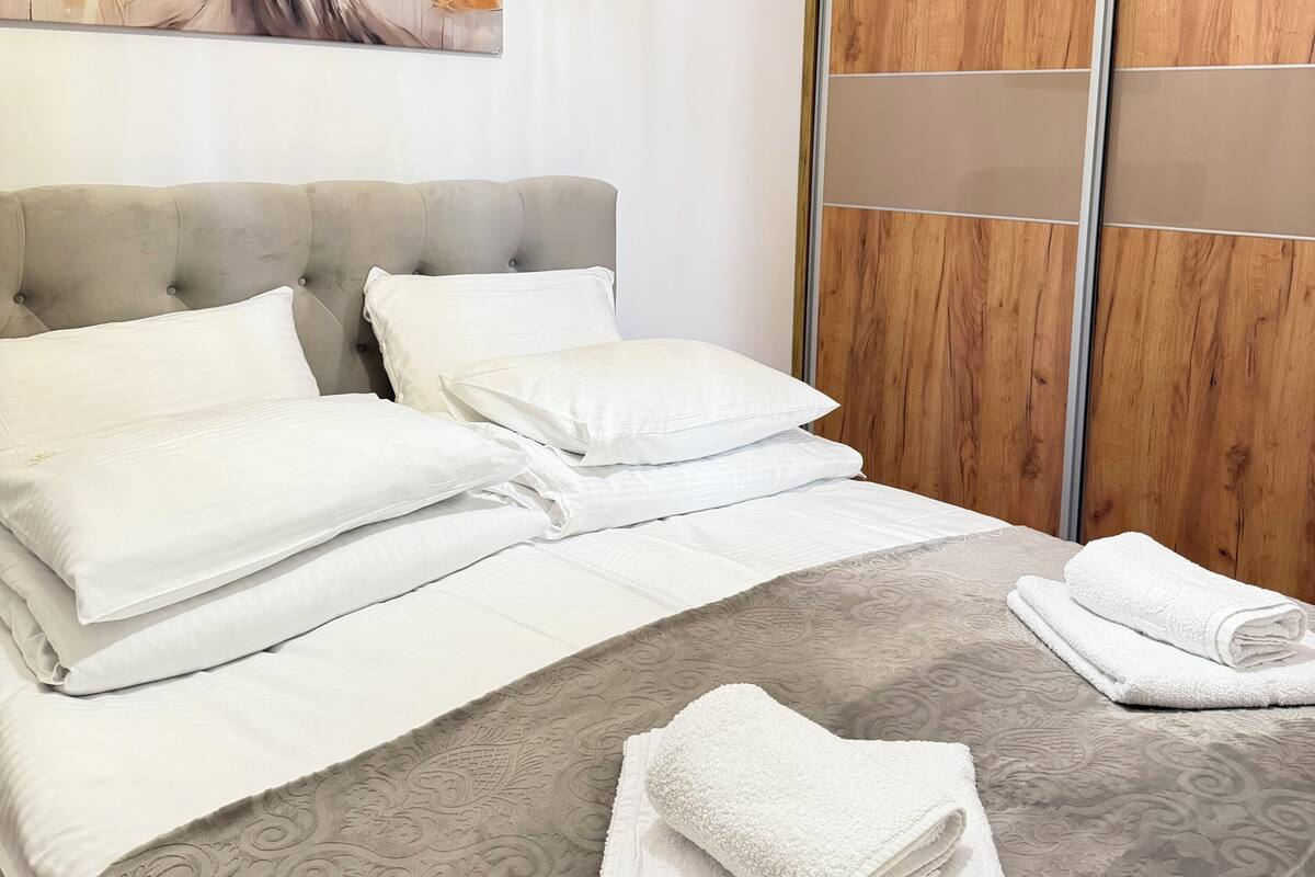 디럭스 아파트, 발코니, 산 전망