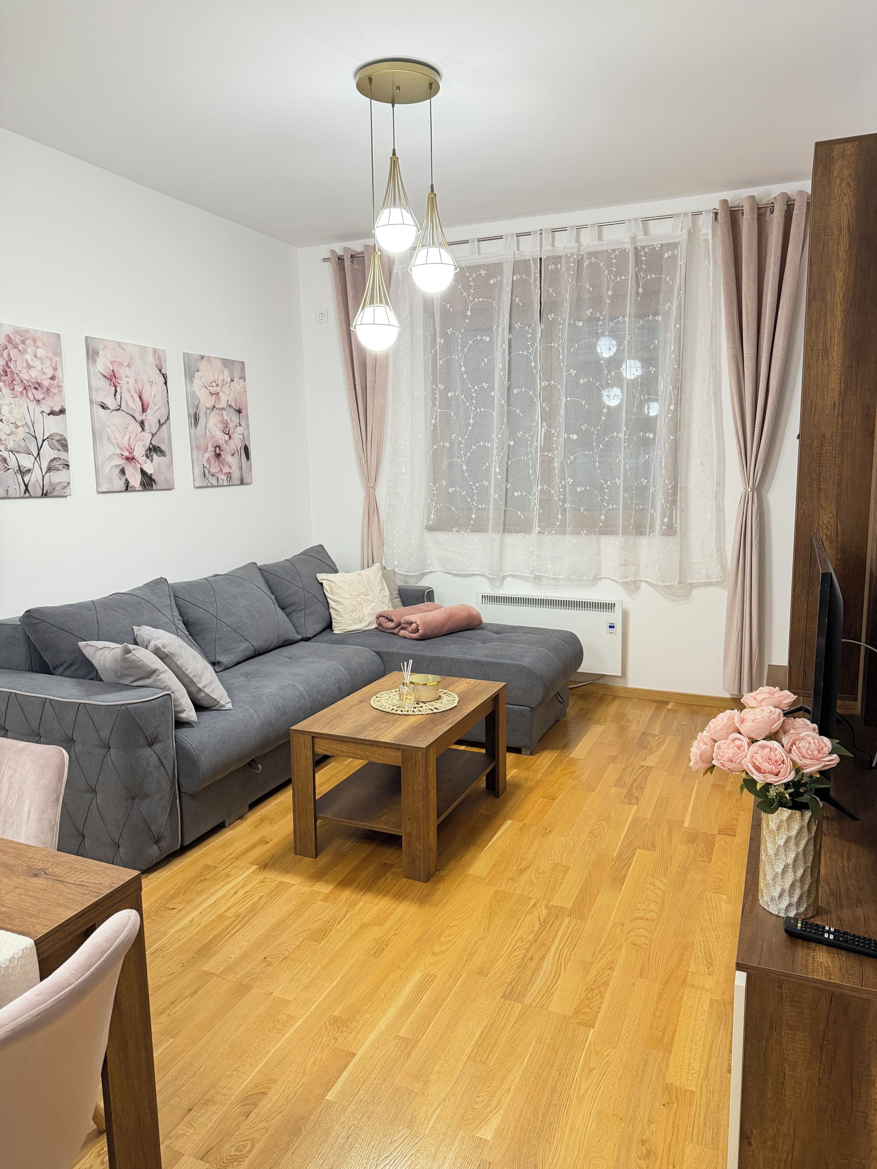 Deluxe-Apartment, Balkon, Bergblick | Wohnbereich