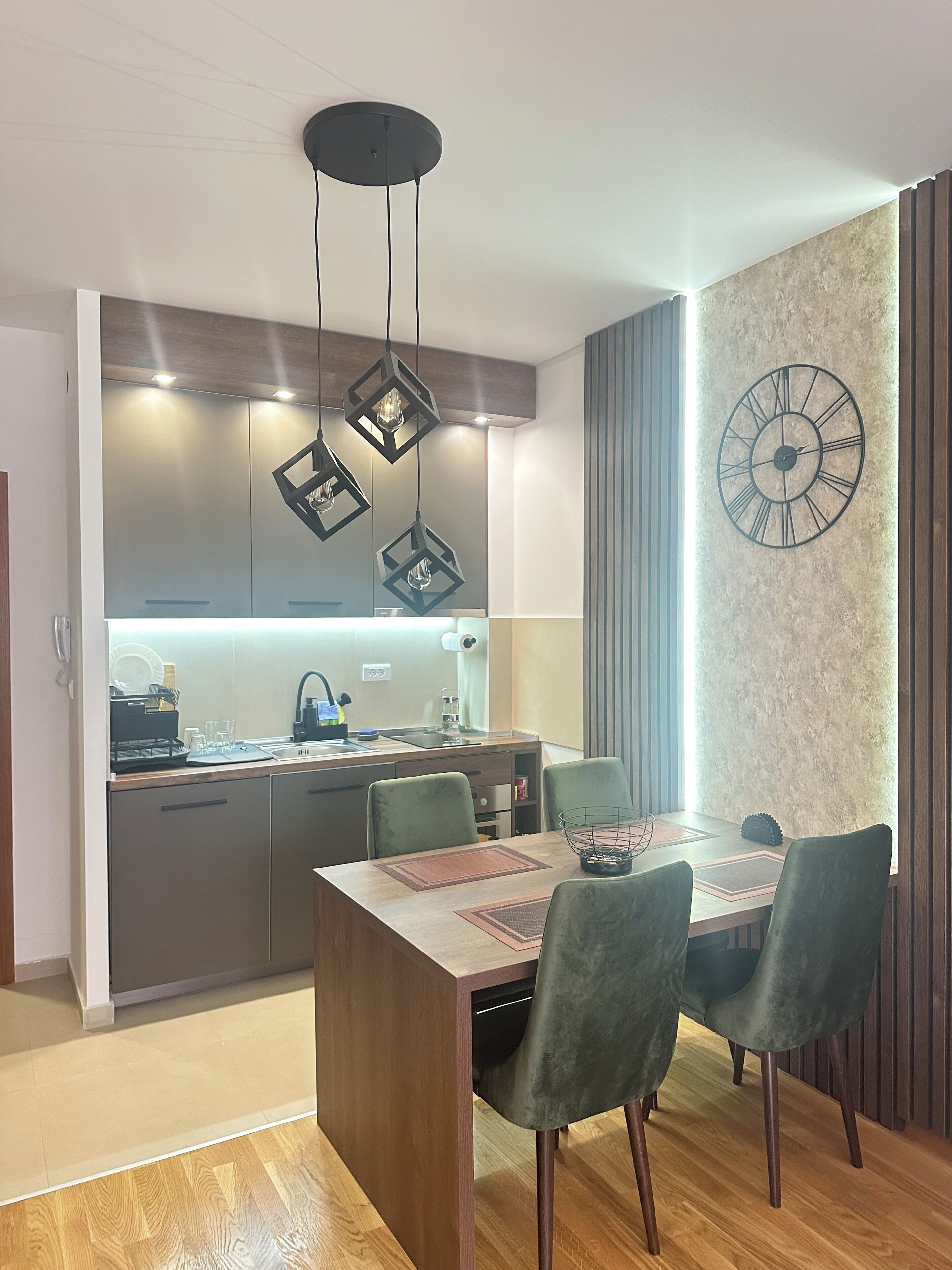 Appartement Deluxe, balcon, vue montagne | Restauration