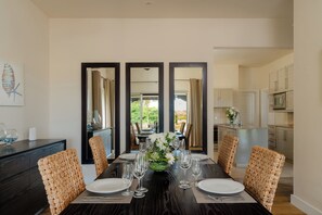 Dining - Charming 3-Bedroom Villa / Infinity Pool & Terrace (Bel Ombre)