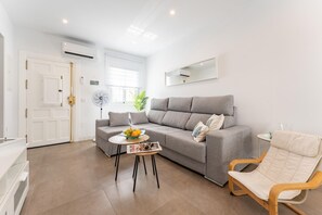 Living area - Apartment in Malaga With Terrace (Fuengirola)