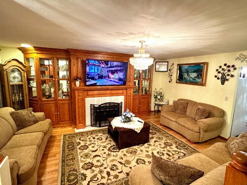 Charming 3-bedroom near Lake Michigan and less than 15 min from Mitchell airport