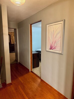 Interior - Time to relax and enjoy, 3-bedroom townhome in charming South Milwaukee with AC (South Milwaukee)