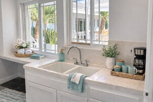 Standard Suite, Kitchen, Pool View | Private kitchen