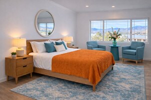 Standard Suite, Corner