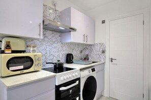 Private kitchen - Uxbridge Studio – Private Driveway Parking (London)