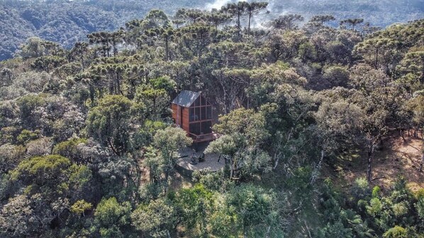 A remote cabin surrounded by dense forest. - Recanto do Bicí (Urubici)