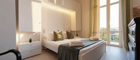 3 bedrooms, travel crib, free WiFi, bed sheets