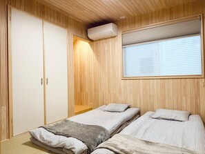 Spa - Akikawa Koshi 11 | 15 min to TSMC | Entire Hinoki 4LDK House | Up to 6 Guests (合志市)
