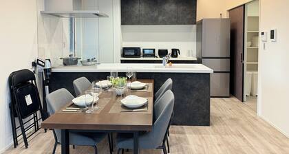 Akikawa Koshi 13 | 20 mins to TSMC | Wooden 4BR | Up to 8 Guests