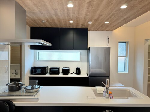 Akikawa Koshi 12 | 20 mins to TSMC | Wooden 4BR | Up to 8 Guests