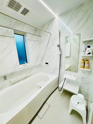 Bathroom - Akikawa Koshi 9 | 15 mins to TSMC | Steel-Frame 4BR | Up to 5 Guests (合志市)